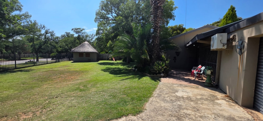 5 Bedroom Property for Sale in Songloed North West